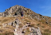 28 Prendiamo a dx traccia-sentierino (non segnalato) per Cima di Val Pianella